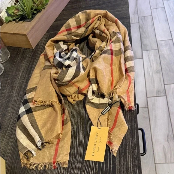 Burberry Tan and Black classic Plaid Scarf - Picture 1 of 7